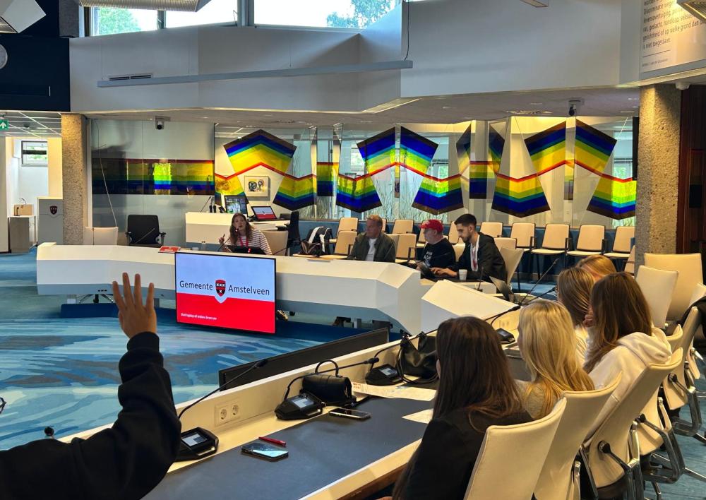 Patrick Adriaans en Michel Becker bij Klassenbezoek@gemeentehuis
