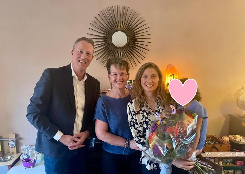 Wethouder Frank Berkhout met pleegouders Kjille en Lissa