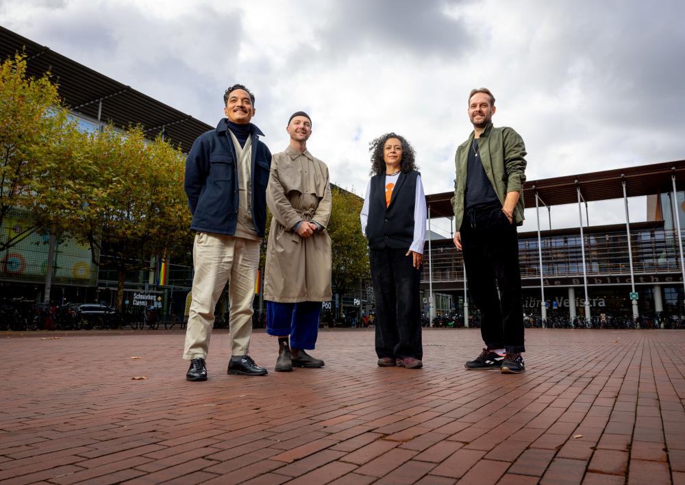 Kunstenaars Christopher, Arnout, Mariana en Frank. Foto door Andere Bouwfotografie