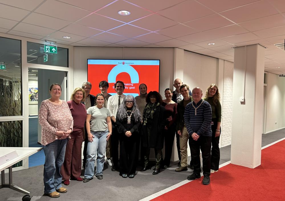 Raad met Shelter City gast